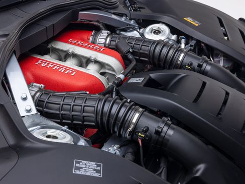 Certified 2025 Ferrari Purosangue AWD/4WD image 32