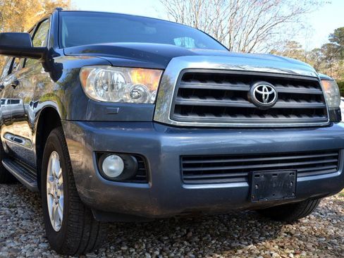 Used 2008 Toyota Sequoia SR5 AWD/4WD image 3