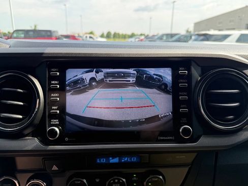 Used 2021 Toyota Tacoma TRD Off-Road AWD/4WD image 26