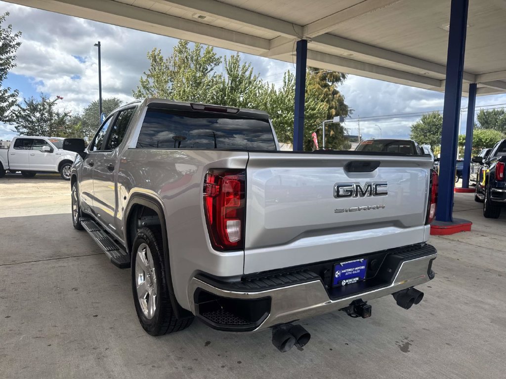 Used 2020 GMC Sierra 1500 2WD Crew Cab w/ Sierra Value Package image 6