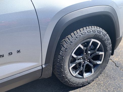 New 2026 Chevrolet Equinox ACTIV w/ Convenience Package III AWD/4WD image 27