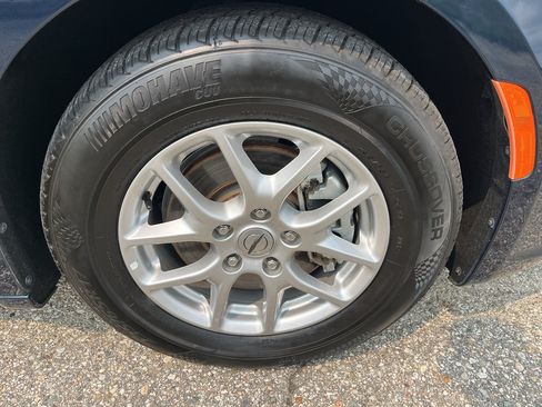 Used 2025 Chrysler Pacifica Select FWD image 12