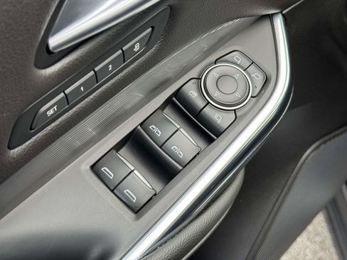 Used 2024 Cadillac XT4 Premium Luxury image 17