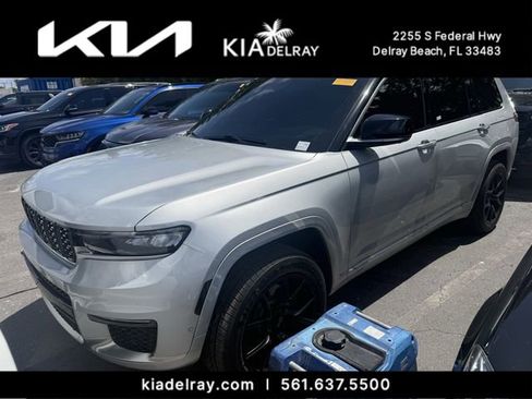 Used 2021 Jeep Grand Cherokee L Summit w/ Luxury Tech Group V AWD/4WD image 9