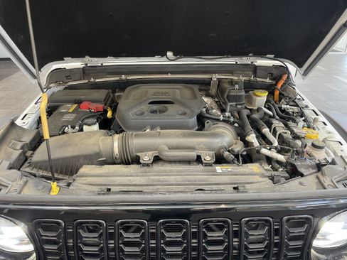 Used 2024 Jeep Wrangler Unlimited AWD/4WD image 36