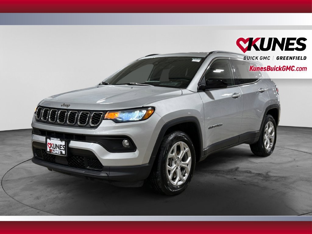 Used 2024 Jeep Compass Latitude AWD/4WD image 5