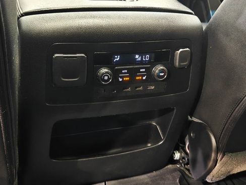 Used 2018 Chevrolet Tahoe Premier AWD/4WD image 36