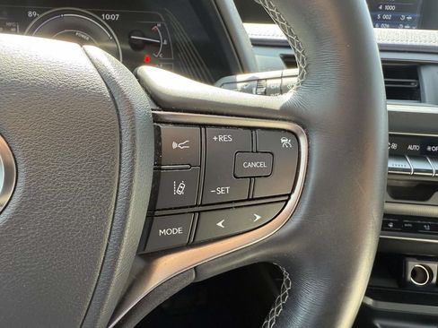Used 2020 Lexus UX 250h w/ Premium Package AWD/4WD image 21