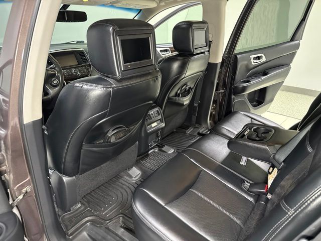 Used 2015 Nissan Pathfinder Platinum w/ Family Entertainment Package FWD image 28