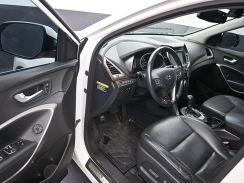 Used 2018 Hyundai Santa Fe FWD image 11