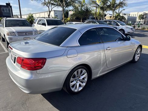 Used 2011 BMW 328i Convertible image 18