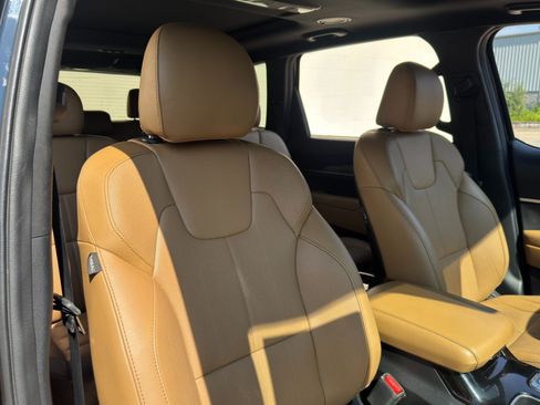 Used 2020 Kia Telluride SX w/ Towing Package FWD image 40