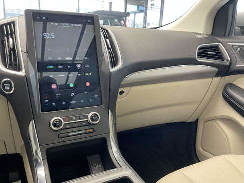 Used 2021 Ford Edge Titanium AWD/4WD image 16