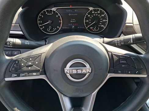 Used 2024 Nissan Altima 2.5 SV image 16