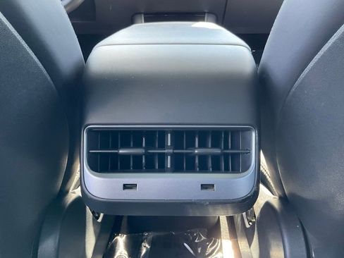 Used 2018 Tesla Model 3 Long Range image 34