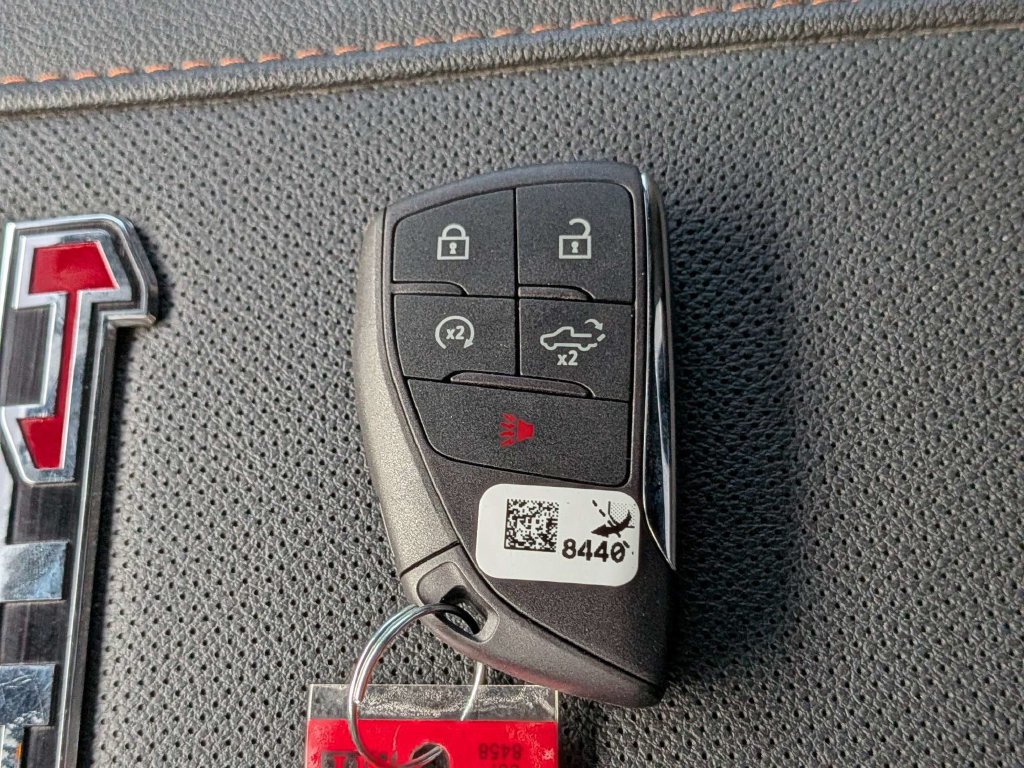 Used 2024 GMC Sierra 2500 AT4 AWD/4WD image 31