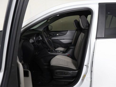 Used 2022 Chevrolet Equinox LS w/ LS Convenience Package FWD image 26