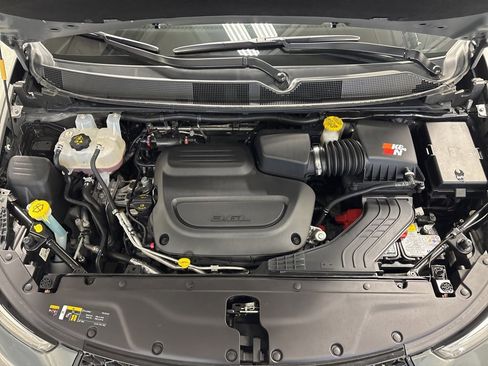 Used 2025 Chrysler Pacifica Limited image 44