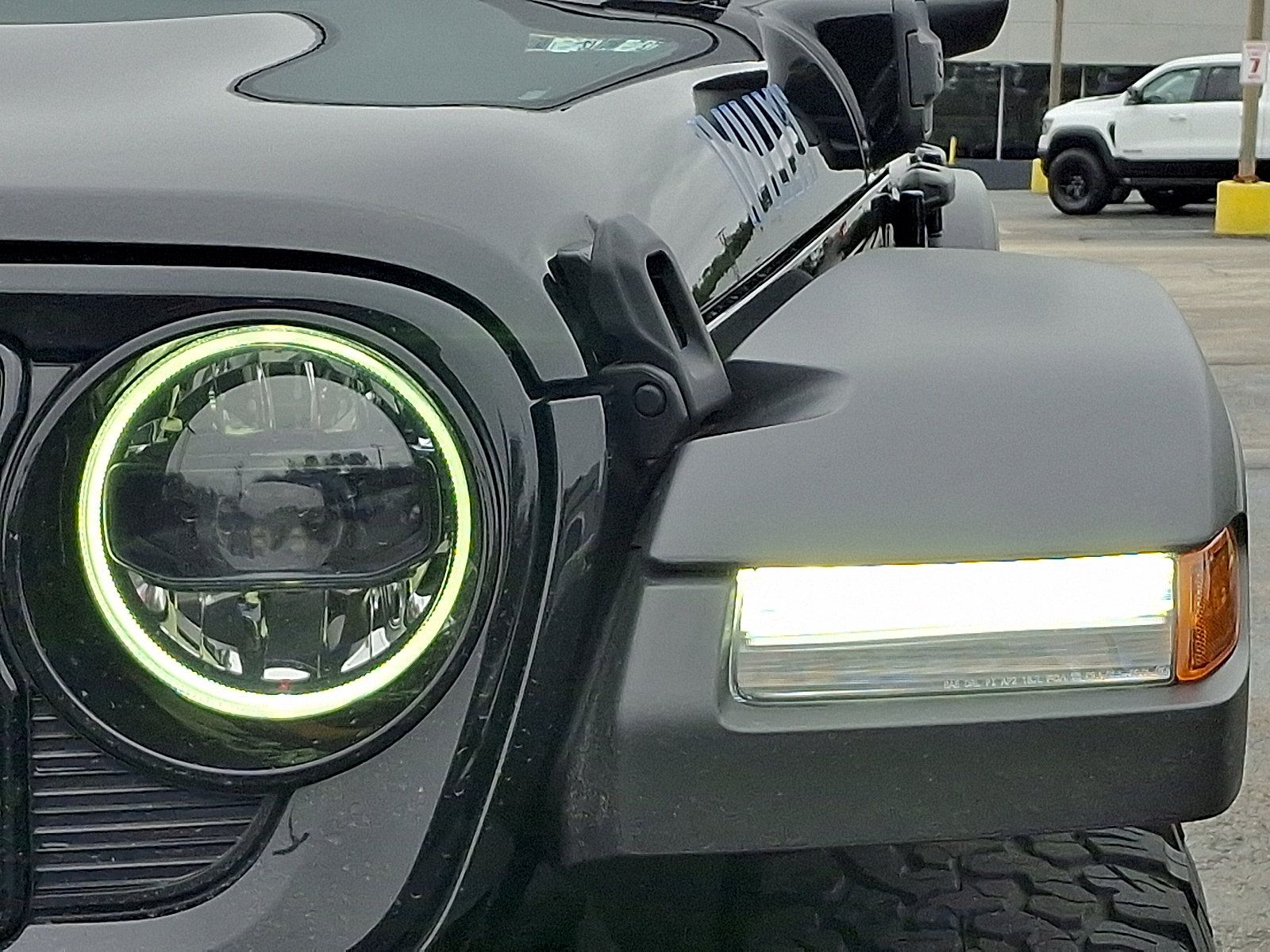 Certified 2024 Jeep Wrangler Unlimited AWD/4WD image 9