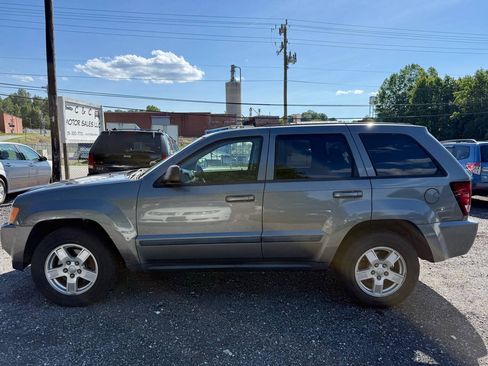 Used 2007 Jeep Grand Cherokee Laredo AWD/4WD image 7