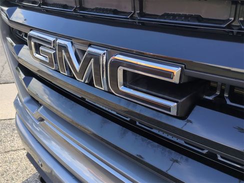 Certified 2022 GMC Sierra 1500 Elevation image 32