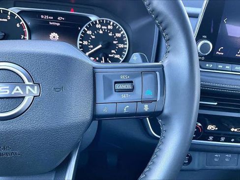 Certified 2025 Nissan Rogue SV image 23