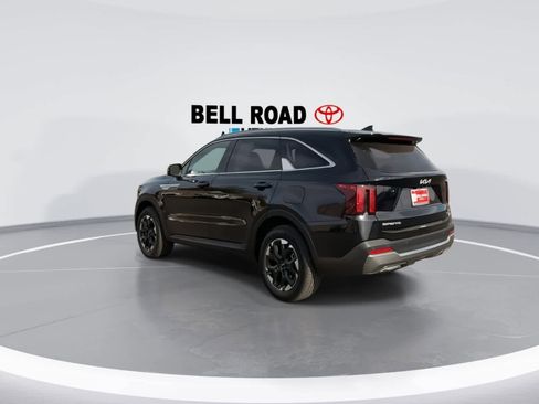 Used 2024 Kia Sorento S image 6