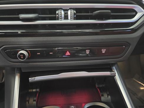 Used 2023 BMW 330i Sedan w/ M Sport Package image 22