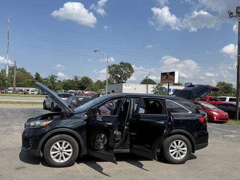 Used 2019 Kia Sorento L FWD image 21