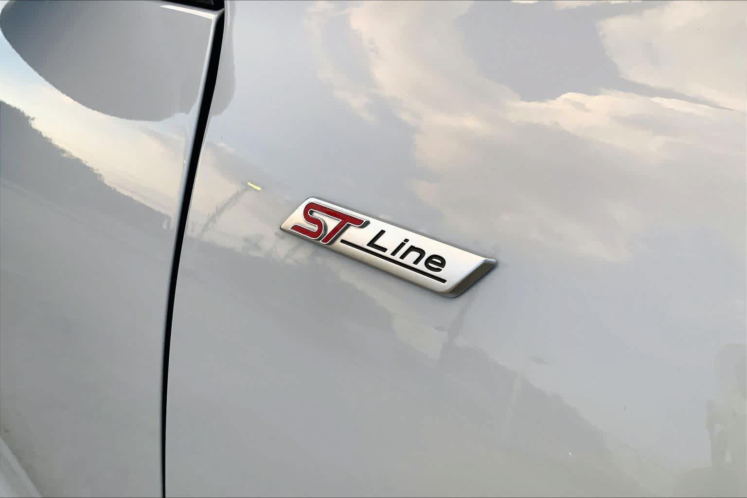 Used 2025 Ford Escape ST-Line FWD image 10