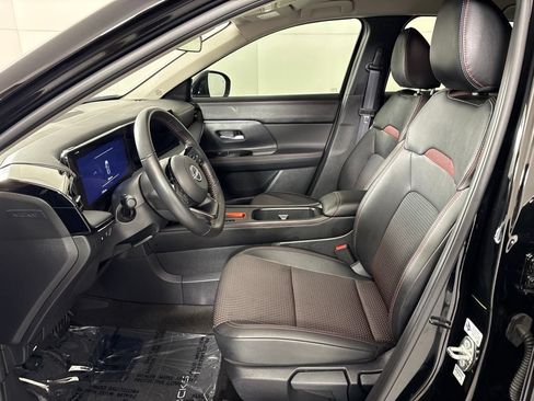 Certified 2025 Nissan Kicks SR FWD image 25