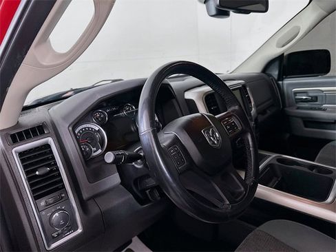 Used 2018 RAM 1500 SLT image 9