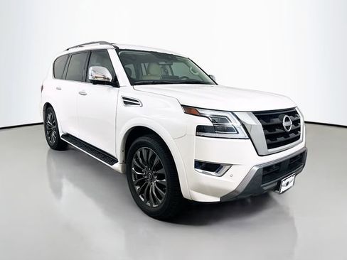 Used 2024 Nissan Armada Platinum w/ Captain's Chairs Package RWD image 3