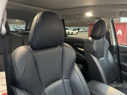 Used 2022 Subaru Ascent Limited w/ Technology Package image 18
