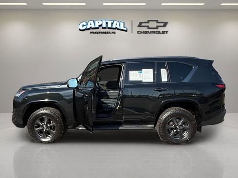 Used 2025 Lexus LX 700h Overtrail w/ Accessory Package (Z1) AWD/4WD image 9