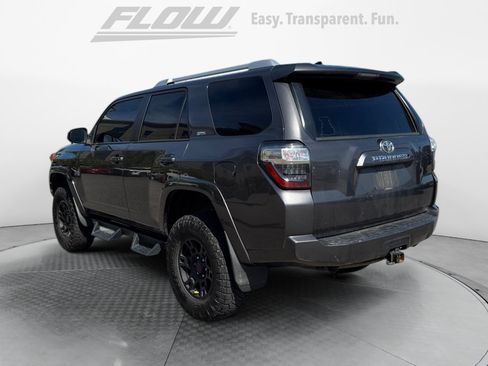 Used 2018 Toyota 4Runner SR5 AWD/4WD image 5