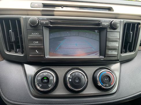 Used 2015 Toyota RAV4 LE AWD/4WD image 12