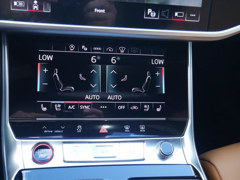 Certified 2024 Audi RS 6 performance AWD/4WD image 37