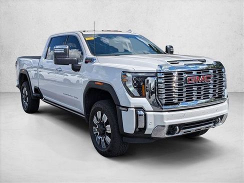 Used 2025 GMC Sierra 3500 Denali w/ Denali Reserve Package AWD/4WD image 4