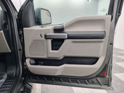 Used 2020 Ford F150 XLT image 27