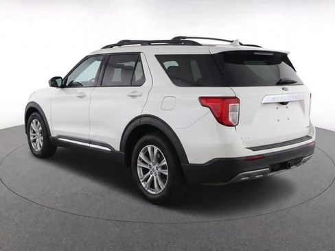 Used 2020 Ford Explorer XLT w/ Equipment Group 202A AWD/4WD image 7