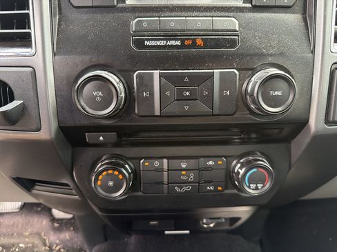 Used 2016 Ford F150 XLT RWD image 4
