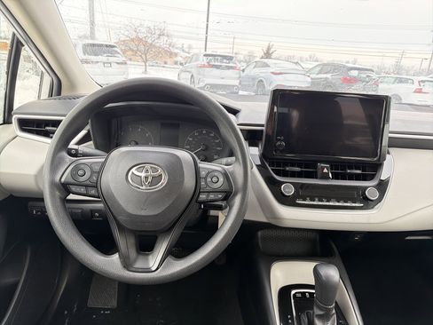 Used 2023 Toyota Corolla LE image 12