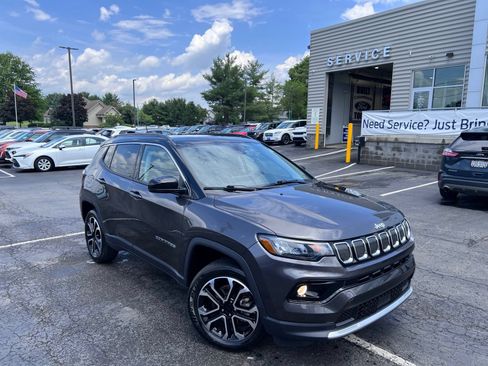 Used 2022 Jeep Compass Limited w/ Sun and Sound Group AWD/4WD image 14