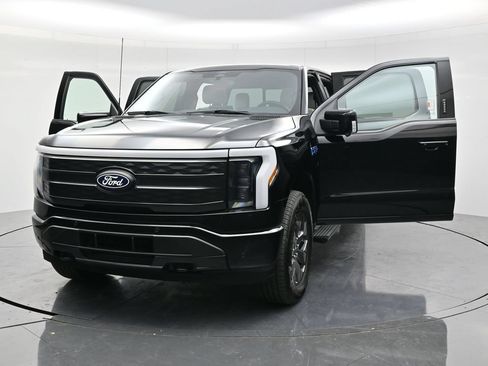 Used 2024 Ford F150 Lightning Platinum AWD/4WD image 52