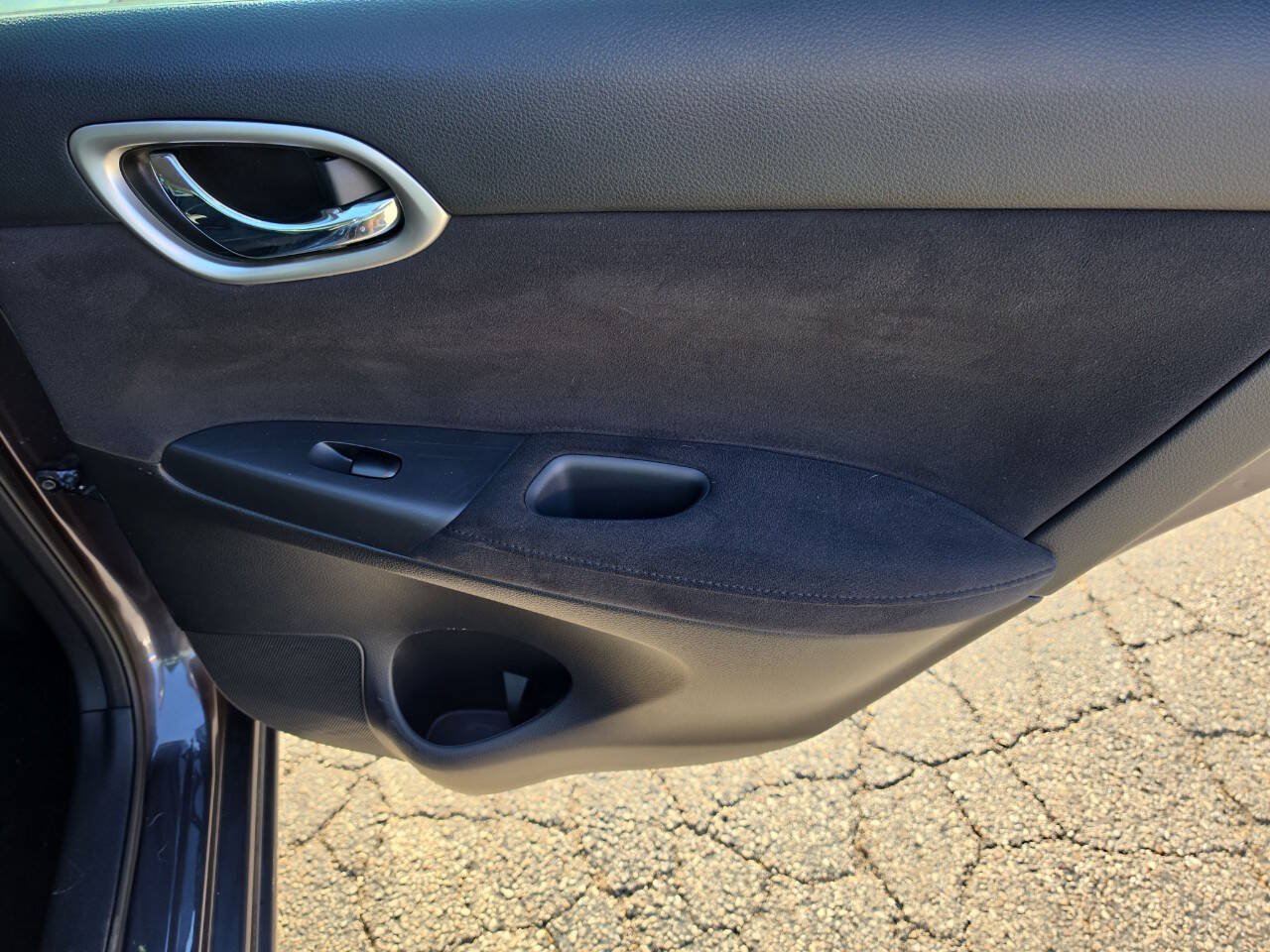 Used 2013 Nissan Sentra SV FWD image 23