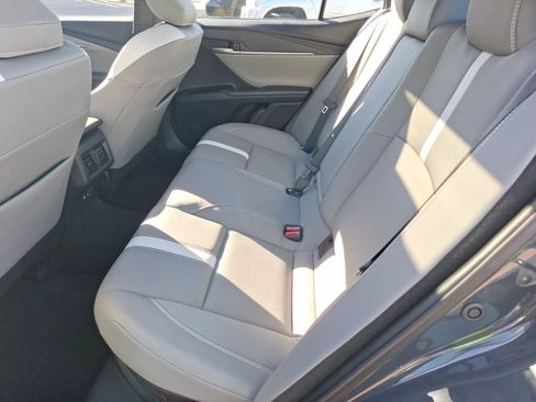 Used 2025 Toyota Camry SE w/ Convenience Package image 31