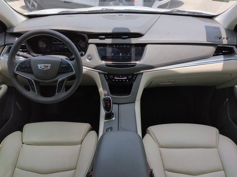 Used 2017 Cadillac XT5 Premium Luxury FWD image 15