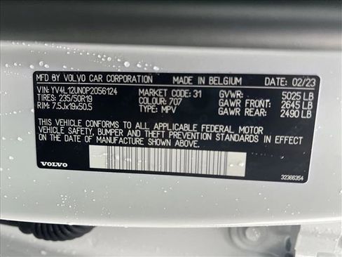 Used 2023 Volvo XC40 B5 Plus w/ Driver Assist Package image 27