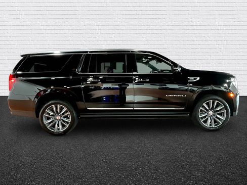 Used 2023 GMC Yukon XL Denali AWD/4WD image 8